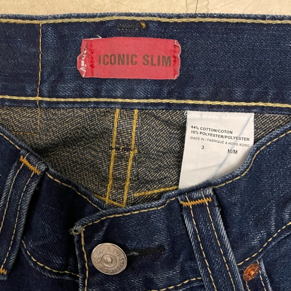 Women’s iconic slim dark blue Levi’s in a size 3 M/M. Excellent condition. - Picture 6 of 6